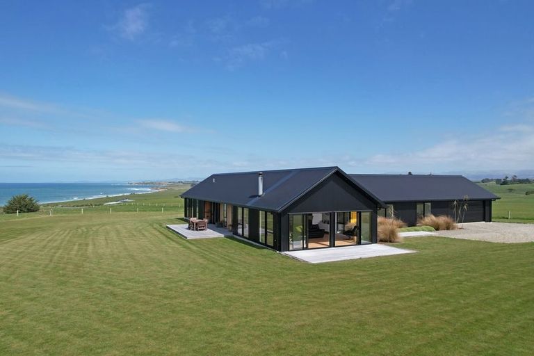 Photo of property in 55 Gardiners Road, Awamoa, Oamaru, 9495