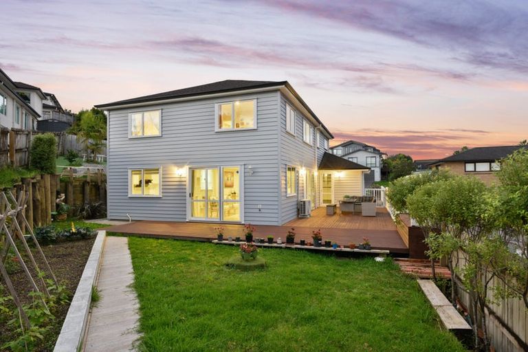 Photo of property in 4 San Casello Rise, Henderson, Auckland, 0612