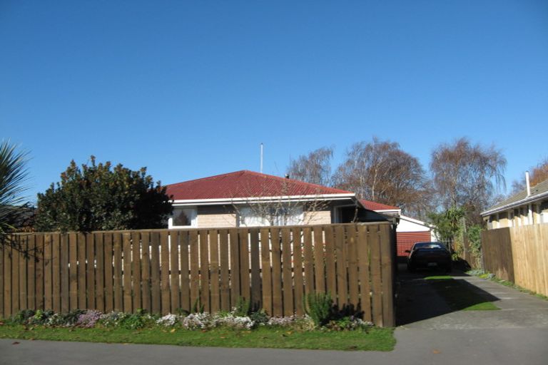 Photo of property in 13 Camelia Place, Islington, Christchurch, 8042