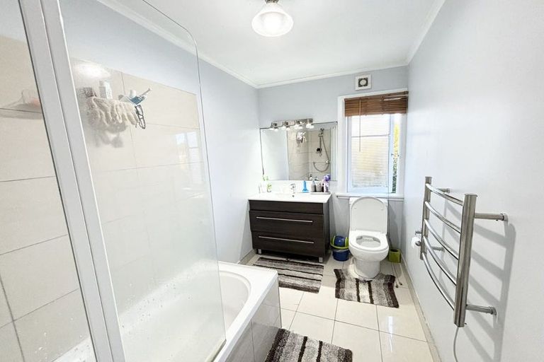 Photo of property in 51 Rua Road, Glen Eden, Auckland, 0602