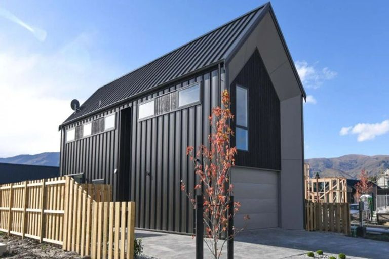 Photo of property in 13 Bellamore Street, Lake Hayes, Queenstown, 9304