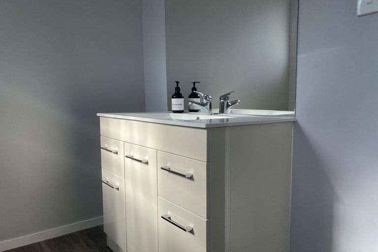 Photo of property in 16 Gilmour Place, Taradale, Napier, 4112