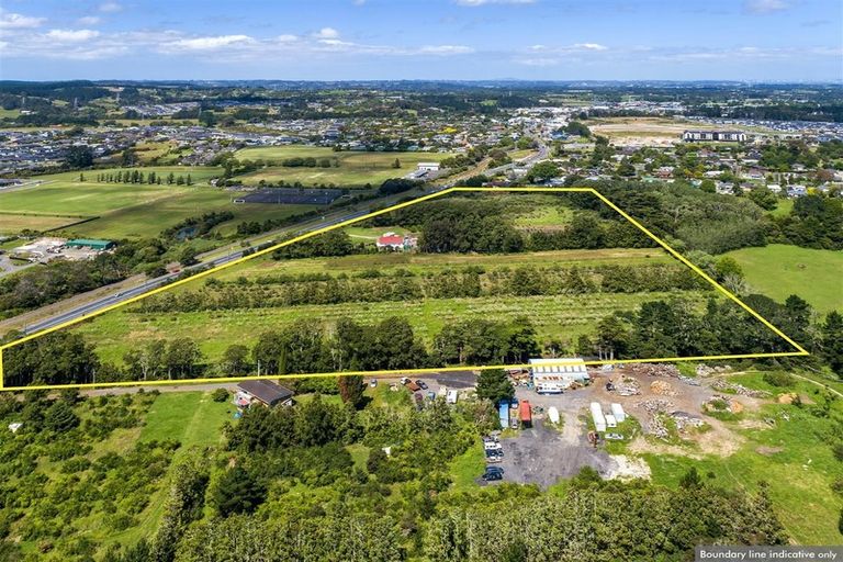 Photo of property in 529 State Highway 16, Kumeu, 0810