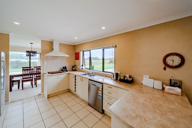 Photo of property in 28 Pourerere Road, Waipawa, 4271