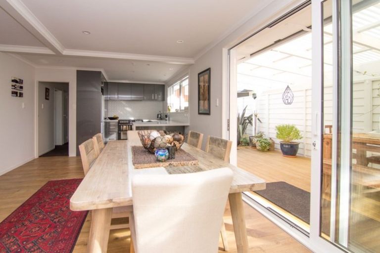 Photo of property in 4 Redwood Grove, Hokowhitu, Palmerston North, 4410