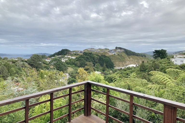 Photo of property in 108 Ruskin Road, Newlands, Wellington, 6037