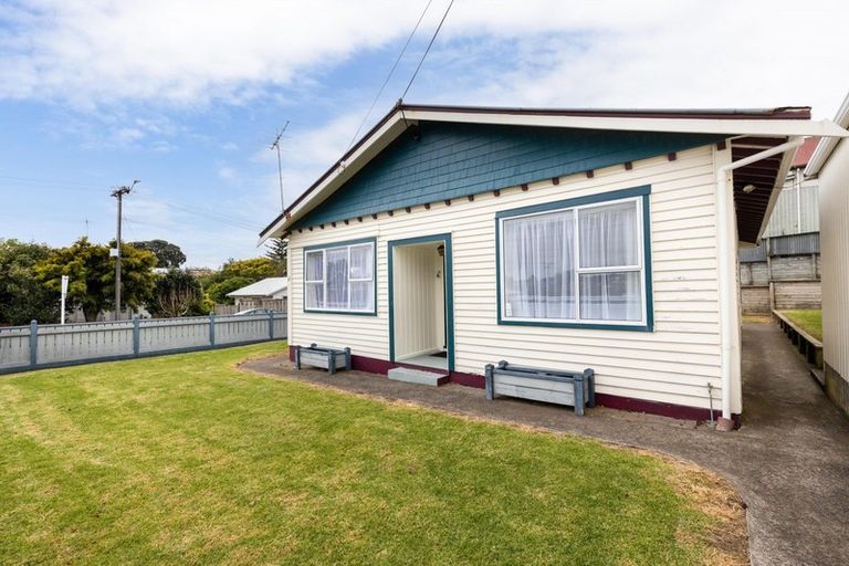 Photo of property in 45 Cutfield Road, New Plymouth, 4310