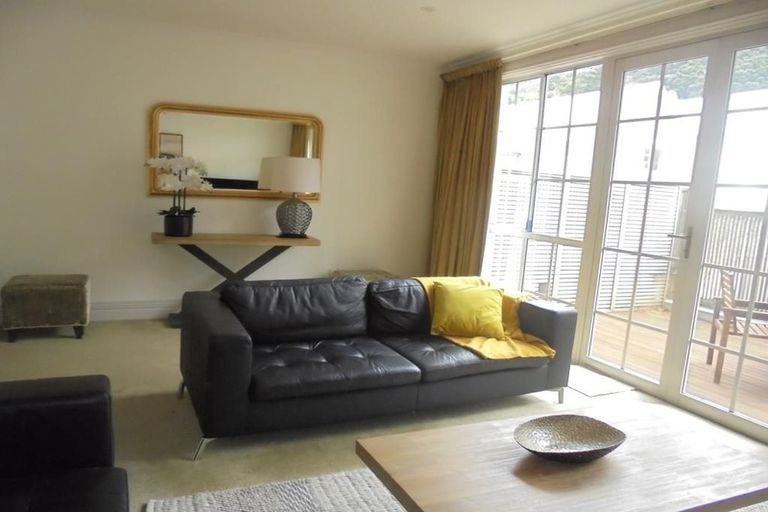 Photo of property in 154 Tinakori Road, Thorndon, Wellington, 6011