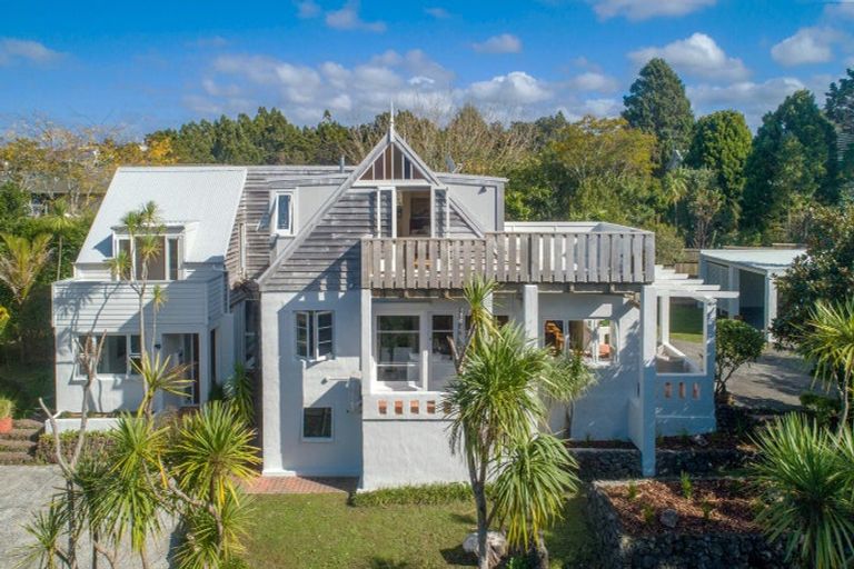 Photo of property in 194 Onewa Road, Birkenhead, Auckland, 0626