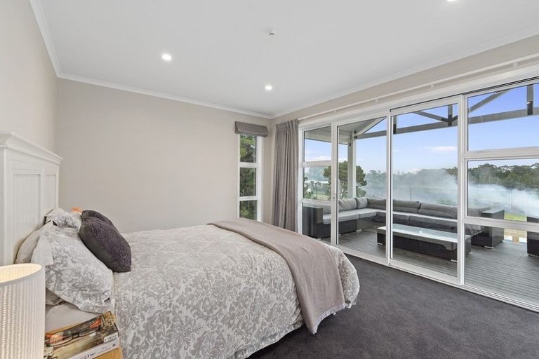 Photo of property in 402 Paremoremo Road, Paremoremo, Auckland, 0632