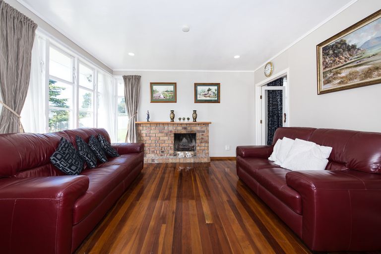 Photo of property in 16 Kereru Street, Henderson, Auckland, 0612