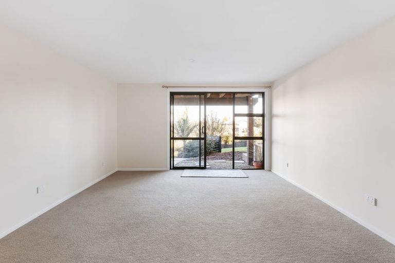 Photo of property in 26 Omokoroa Road, Omokoroa, 3114