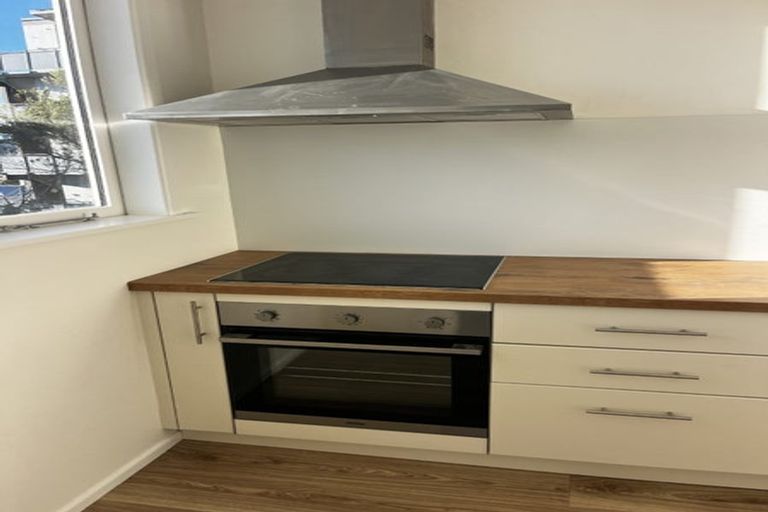 Photo of property in 16 Austin Street, Mount Victoria, Wellington, 6011