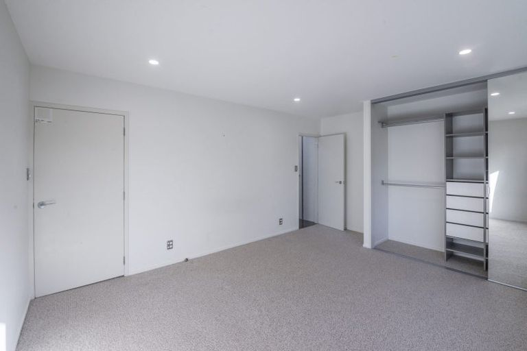 Photo of property in 1/16 Noall Street, Te Atatu Peninsula, Auckland, 0610