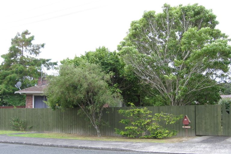 Photo of property in 85 Tramway Road, Beach Haven, Auckland, 0626