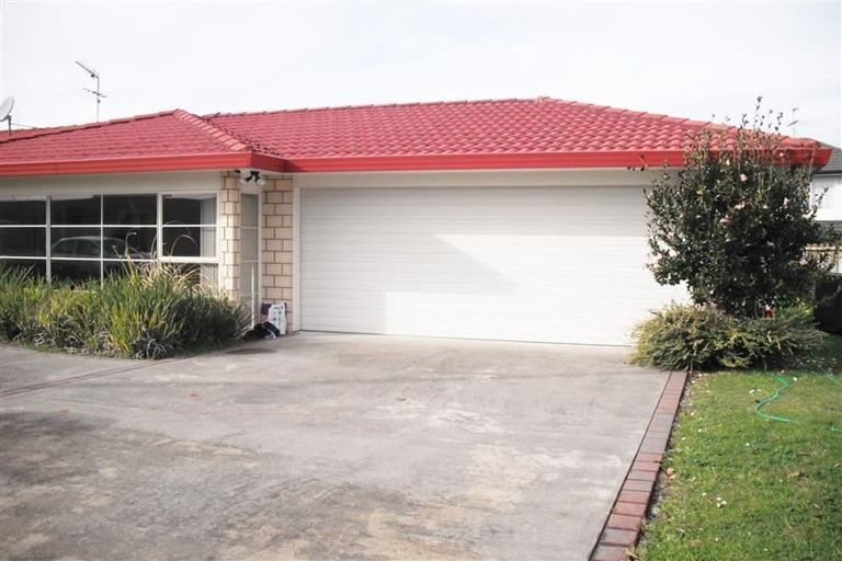 Photo of property in 95 Longford Park Drive, Takanini, 2112