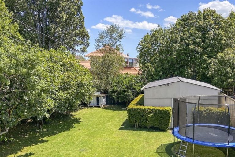 Photo of property in 53 Beach Road, Te Atatu Peninsula, Auckland, 0610