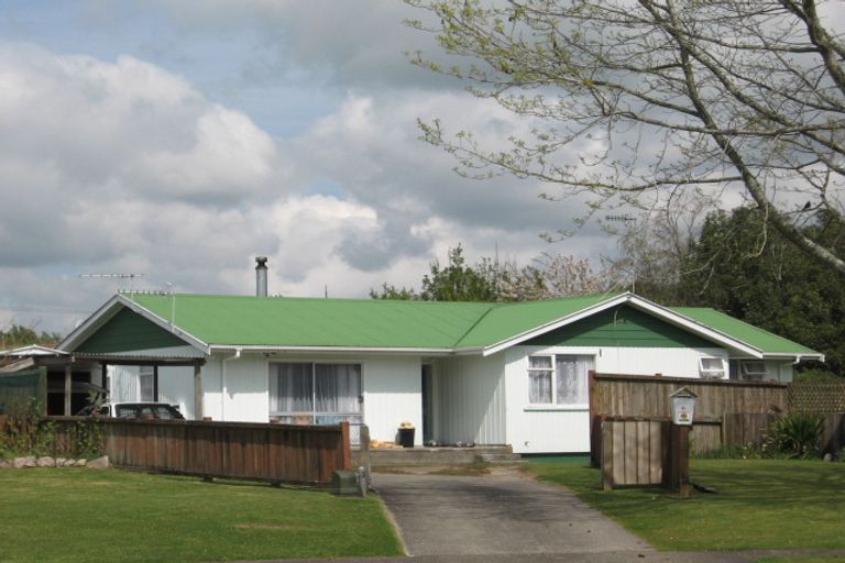 Photo of property in 6 Virgo Place, Kawaha Point, Rotorua, 3010