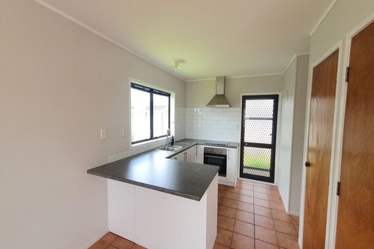 Photo of property in 3/6 Harding Avenue, Te Atatu South, Auckland, 0610