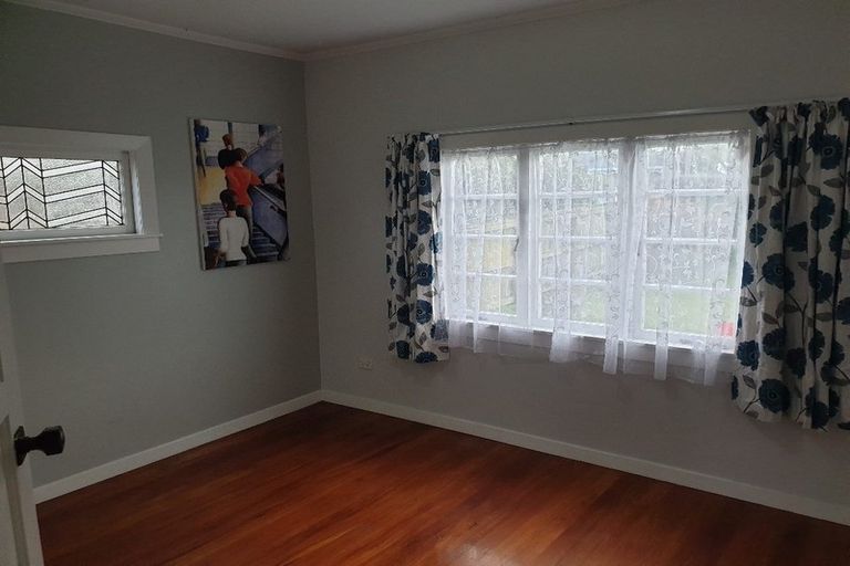 Photo of property in 126 Titirangi Road, New Lynn, Auckland, 0600