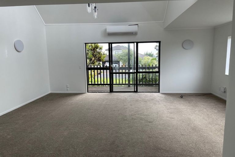 Photo of property in 2/14 Rakaia Rise, Clover Park, Auckland, 2019