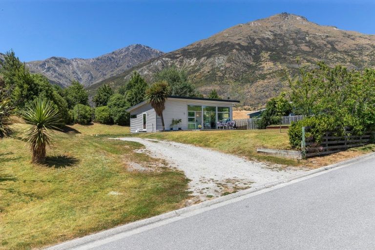 Photo of property in 10 Widgeon Place, Lake Hayes, Queenstown, 9304