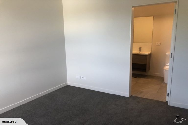 Photo of property in 2/124 Britomart Street, Berhampore, Wellington, 6023