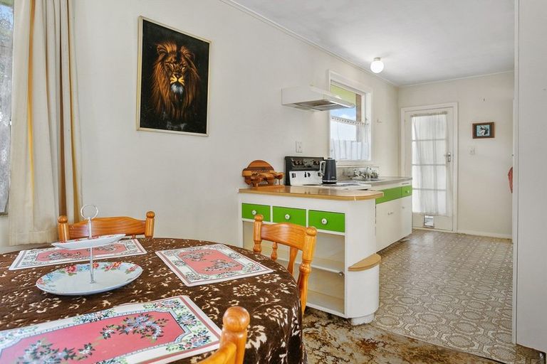 Photo of property in 234 Shakespeare Street, Leamington, Cambridge, 3432