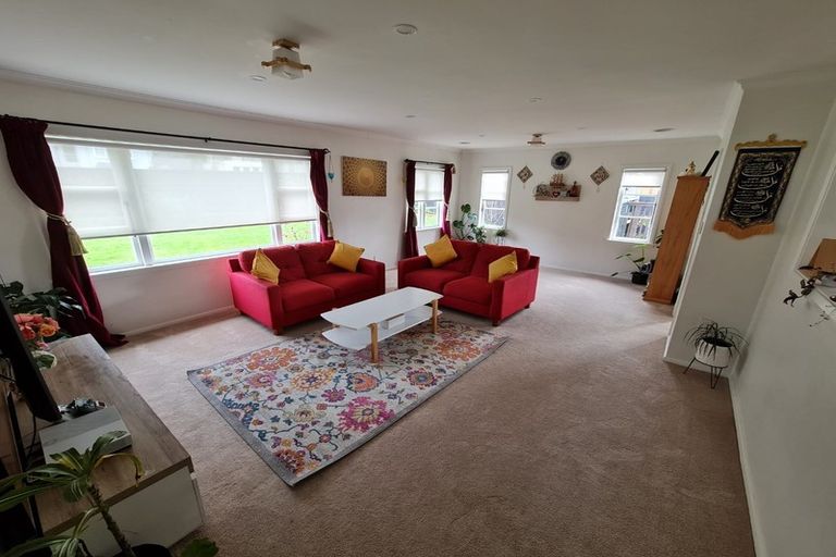 Photo of property in 5 Bledisloe Crescent, Wainuiomata, Lower Hutt, 5014