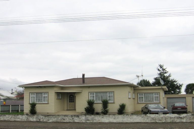 Photo of property in 27 Mako Mako Road, Levin, 5510