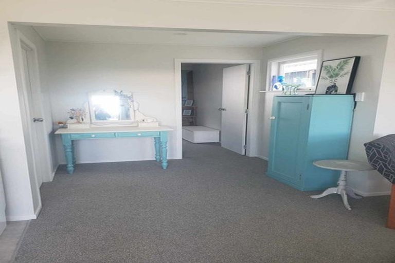 Photo of property in 99 Broadway, Carterton, 5713