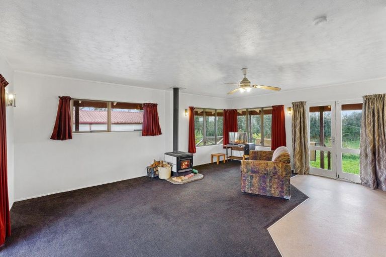 Photo of property in 101 Forest Lakes Road, Otaki, 5583