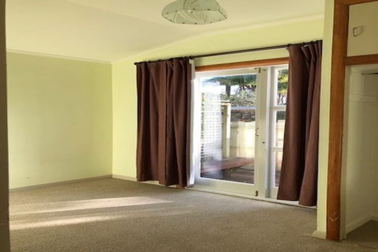 Photo of property in 18 Raphael Place, West Harbour, Auckland, 0618