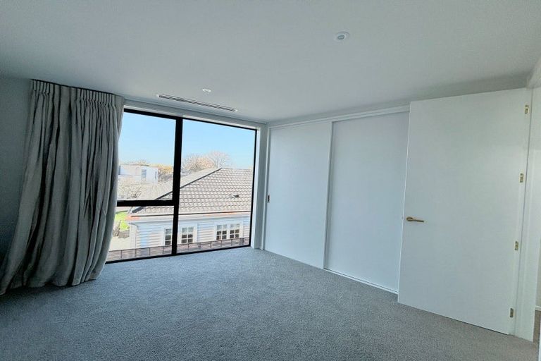 Photo of property in 2/7 Roa Road, Fendalton, Christchurch, 8041