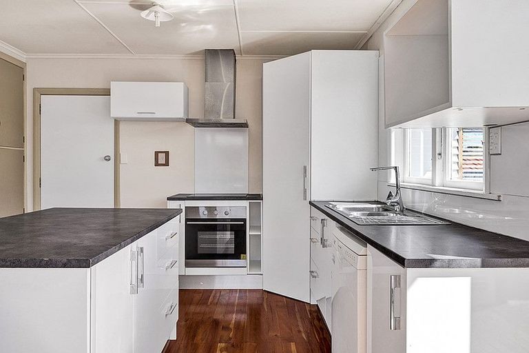 Photo of property in 8 Pacey Avenue, Hawera, 4610