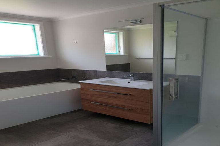 Photo of property in 10 Rakino Place, Awapuni, Palmerston North, 4412