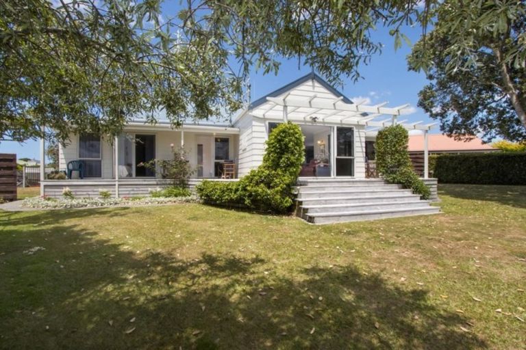 Photo of property in 13 Riverlea Drive, Katikati, 3129