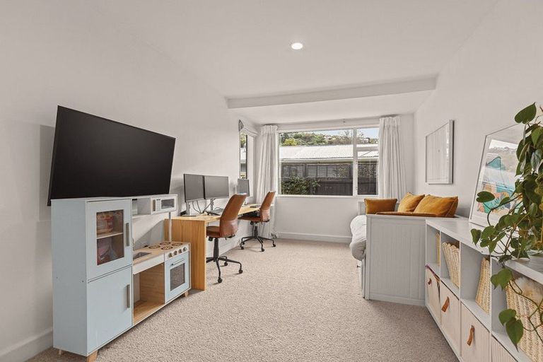 Photo of property in 3 Leonard Place, Saint Martins, Christchurch, 8022