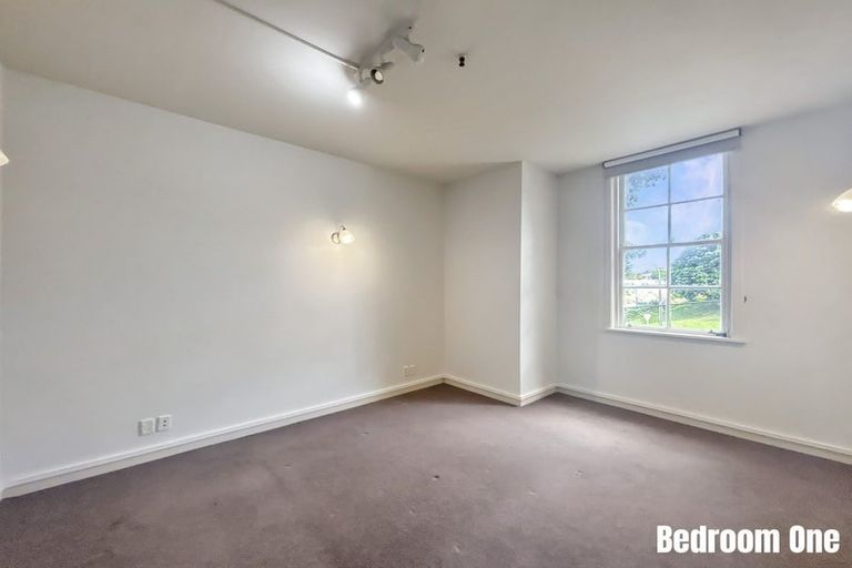 Photo of property in 207 Tasman Street, Mount Cook, Wellington, 6021