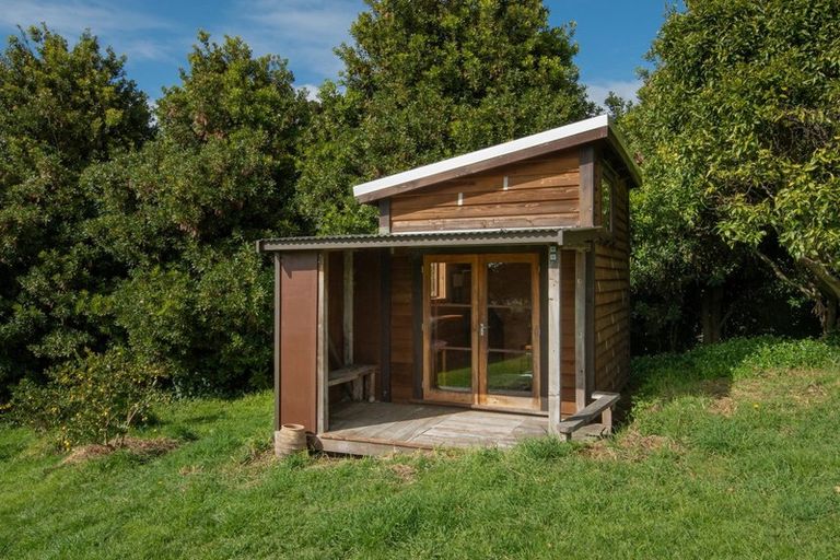 Photo of property in 27 Waikite Road, Welcome Bay, Tauranga, 3112