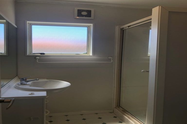 Photo of property in 106b Moorefield Road, Johnsonville, Wellington, 6037