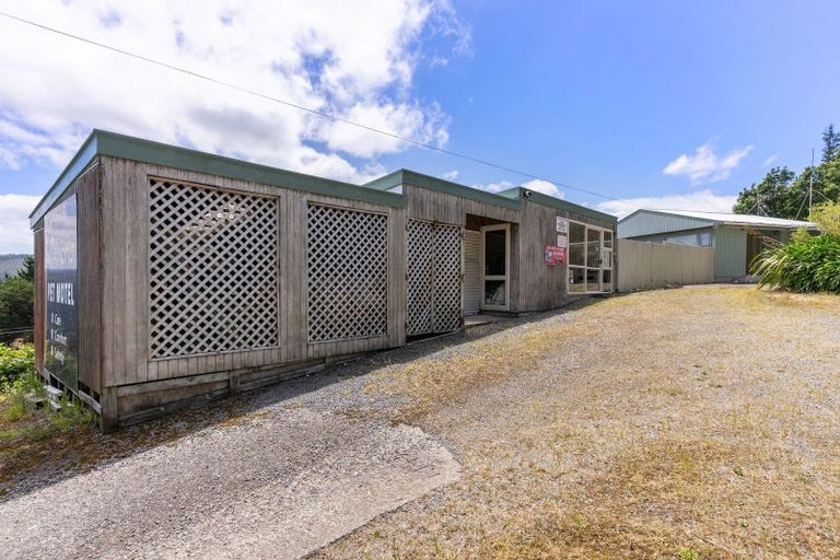 Photo of property in 2c Kaitoke Loop Road, Kaitoke, Upper Hutt, 5018