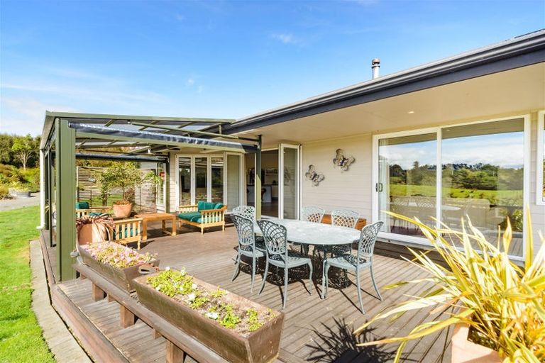 Photo of property in 71 Polson Hill Drive, Aokautere, Palmerston North, 4471