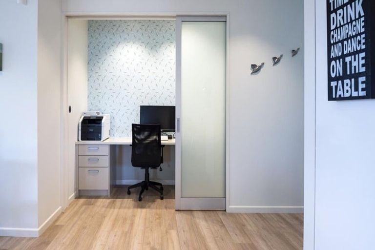 Photo of property in 43 Manor Park, Sunnyhills, Auckland, 2010