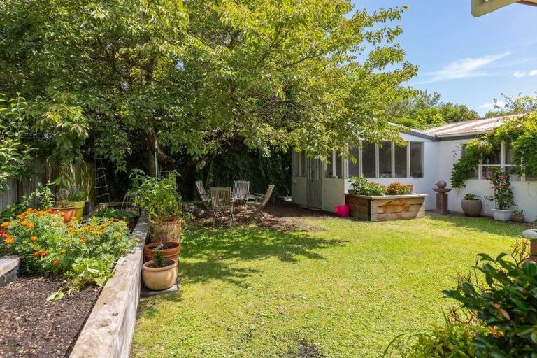 Photo of property in 9 Oak View Place, Greytown, 5712