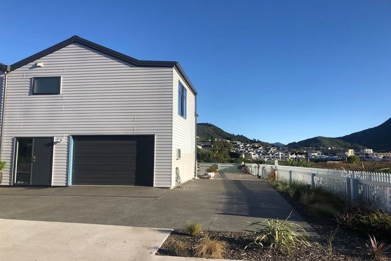 Photo of property in 3 Surrey Street, Picton, 7220