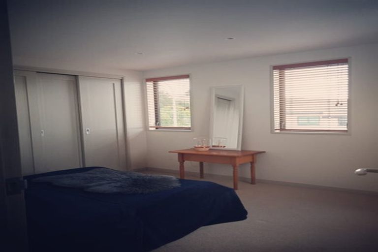 Photo of property in 6 Bunker Way, Strathmore Park, Wellington, 6022