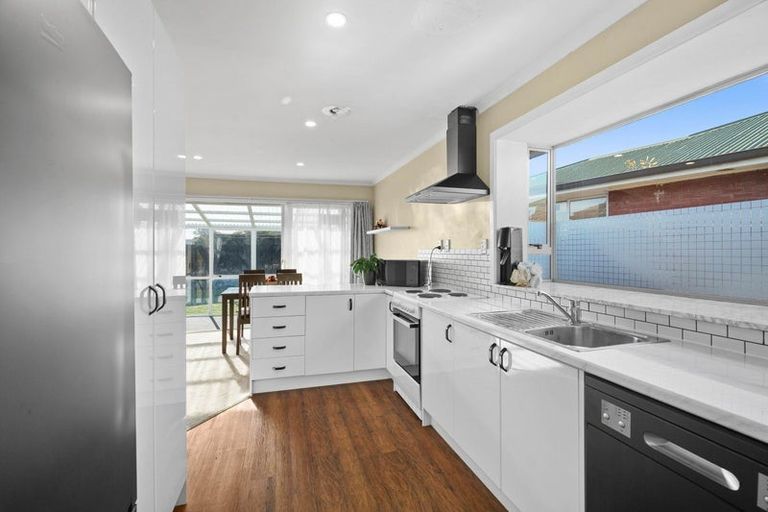 Photo of property in 13 Kathleen Crescent, Hornby, Christchurch, 8042