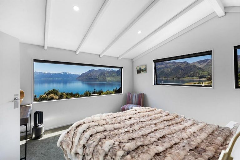 Photo of property in 216 Lakeview Terrace, Lake Hawea, Wanaka, 9382