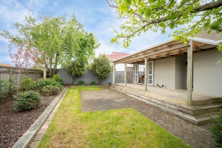 Photo of property in 622 Featherston Street, Roslyn, Palmerston North, 4414